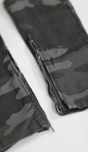 Load image into Gallery viewer, Black Camo Zipper Pant